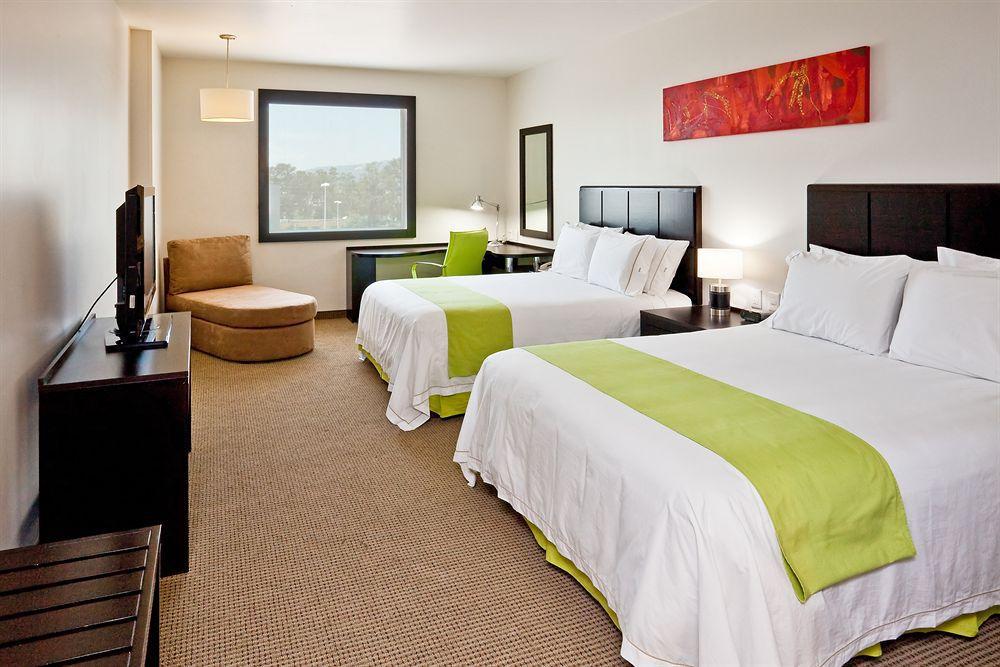 Holiday Inn Express Guadalajara Iteso By Ihg Zapopan Oda fotoğraf