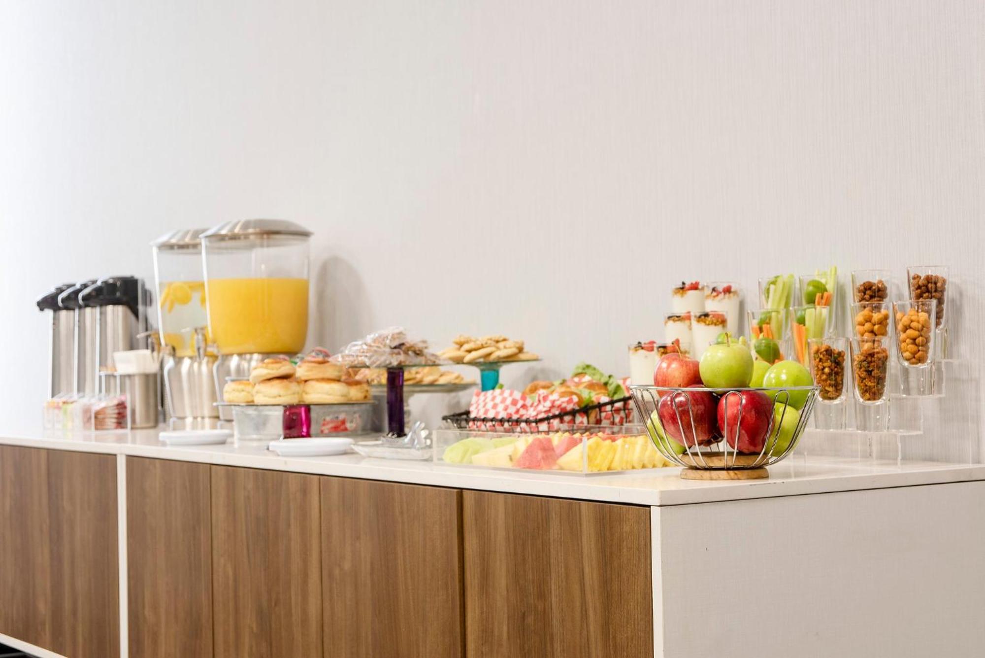 Holiday Inn Express Guadalajara Iteso By Ihg Zapopan Dış mekan fotoğraf
