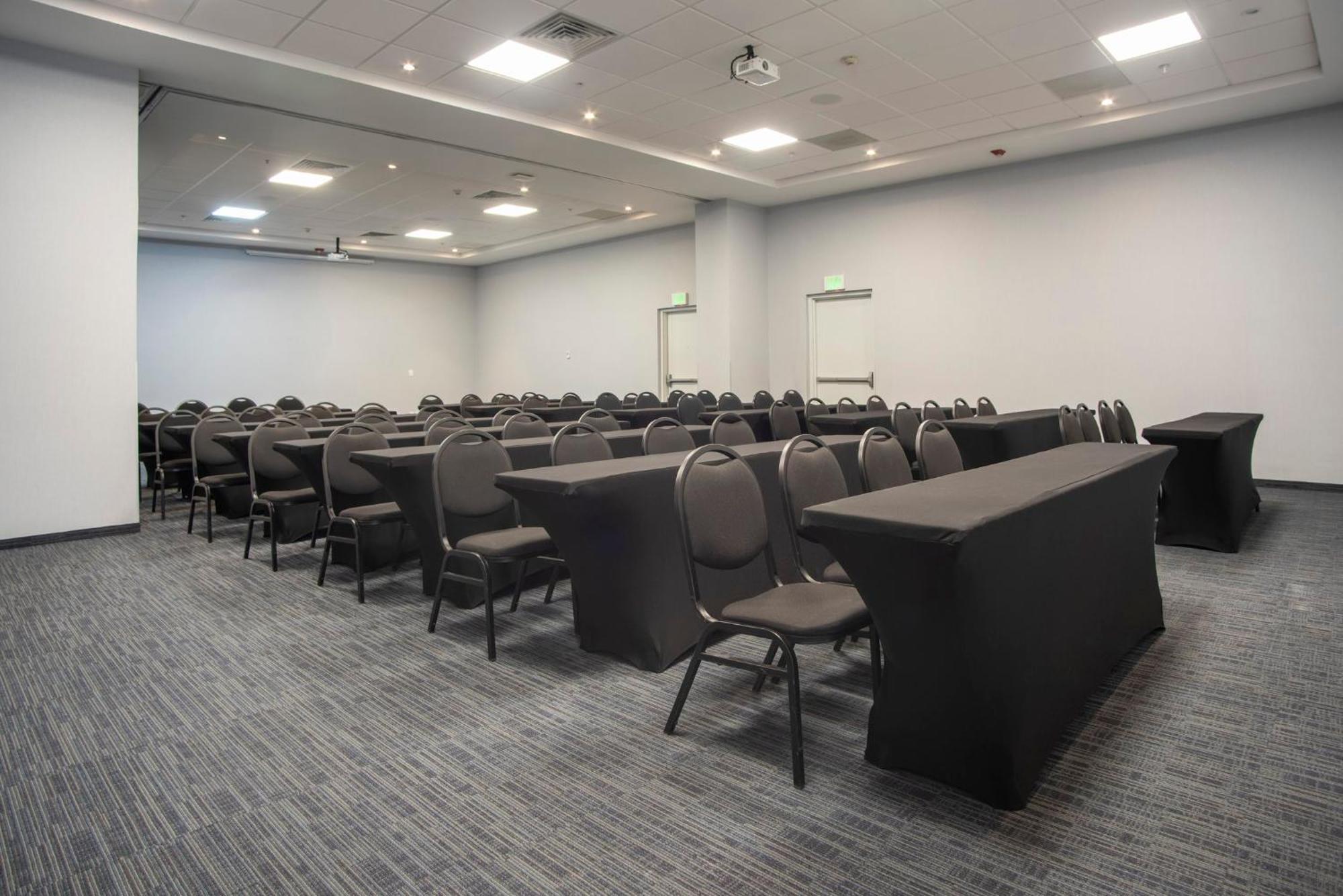 Holiday Inn Express Guadalajara Iteso By Ihg Zapopan Dış mekan fotoğraf