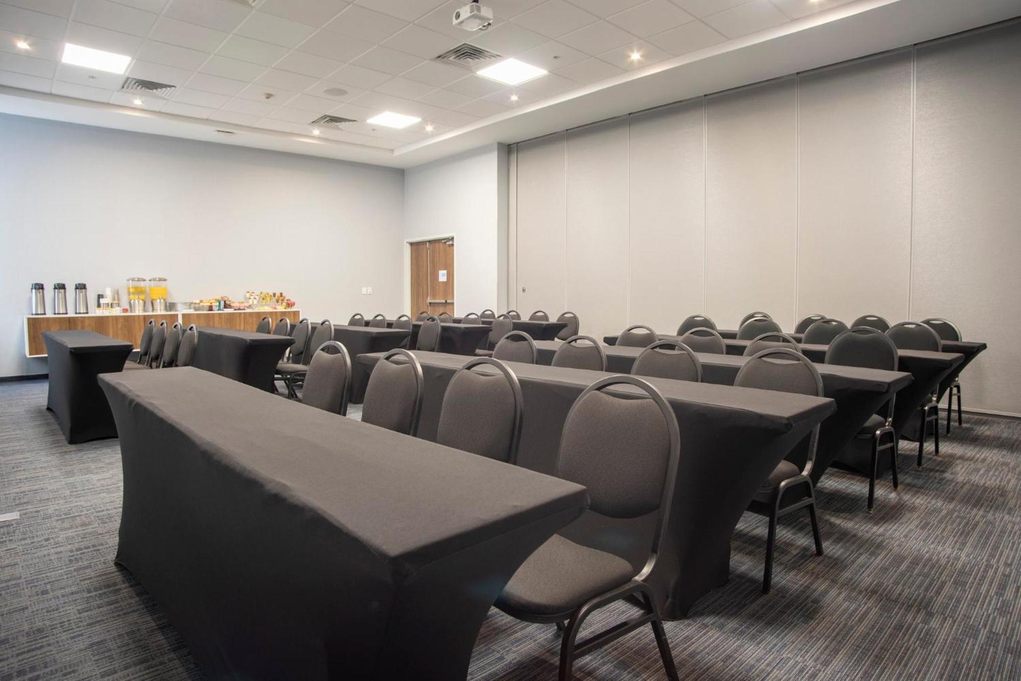 Holiday Inn Express Guadalajara Iteso By Ihg Zapopan Dış mekan fotoğraf